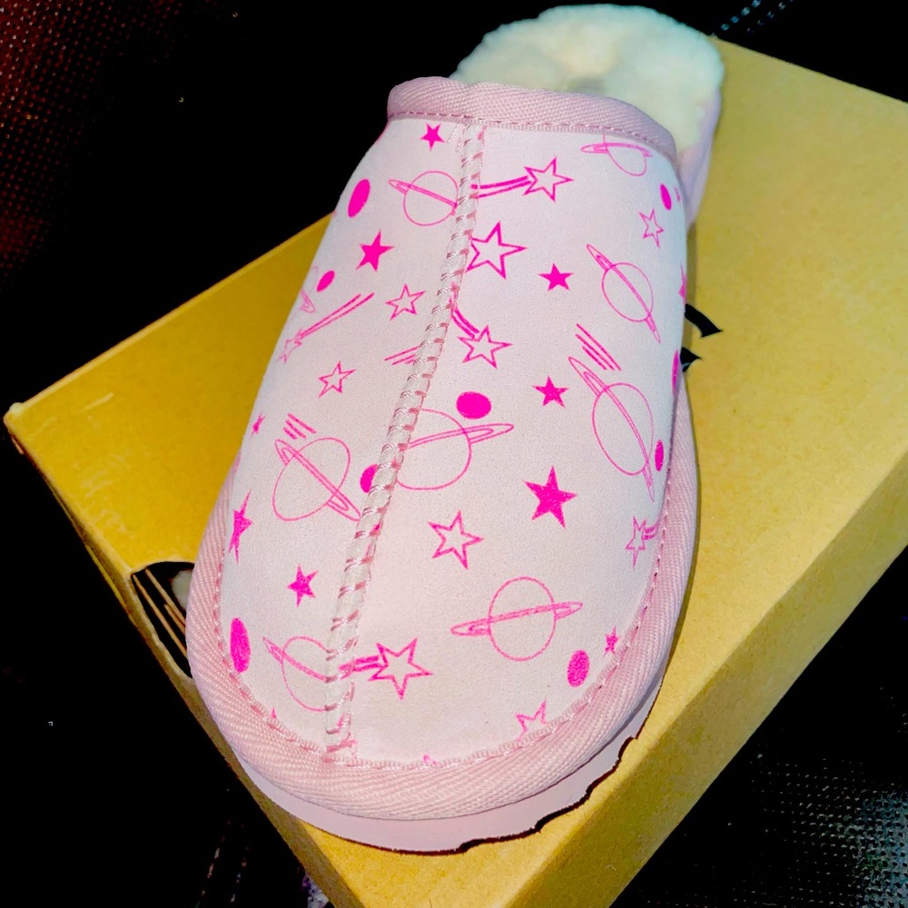 UGG nwt girls Keegan planetary pink slippers